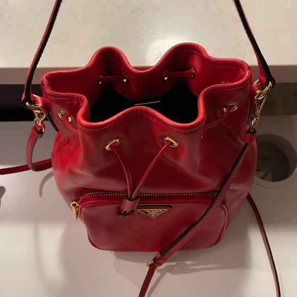 Authentic Prada leather bucket bag - Picture 7 of 7